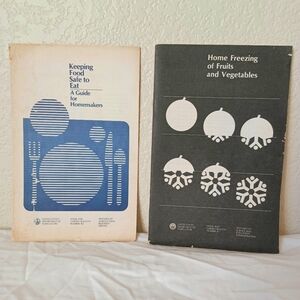 SET OF 2 Vintage USDA Consumer Services Home & Garden Bulletins Nos. 10 & 162